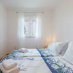 Nera Daire Zadar