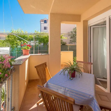 Apartament Nera *
