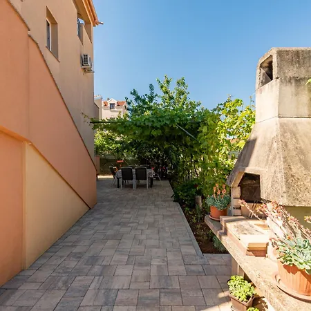 شقة Nera زادار