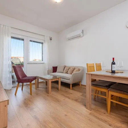 Nera Apartament *