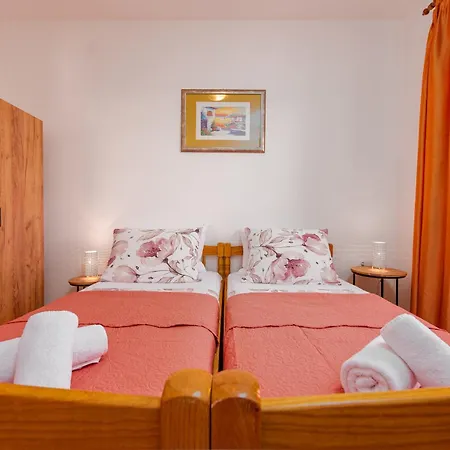 Apartament Nera *