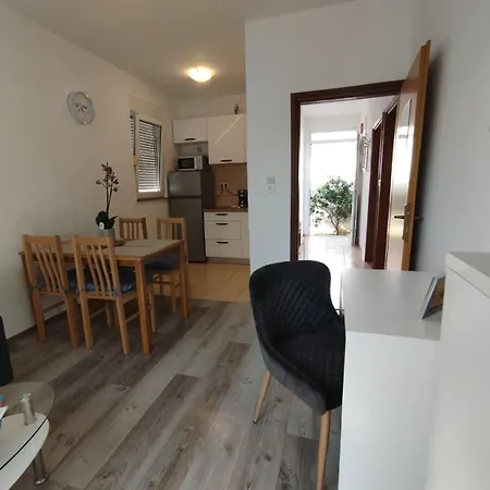 Apartament Nera *